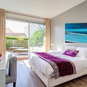 Sable Et Soleil - Port Et Hotel