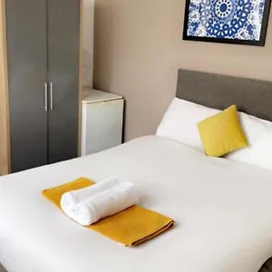 Guest house Free Parking- Sandal Park View