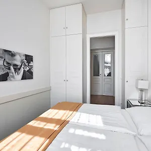 Apartment 6