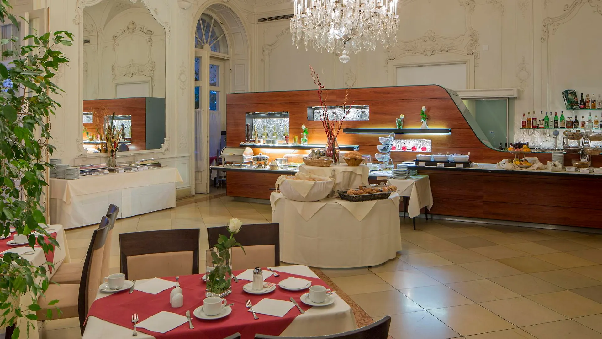 Austria Trend Hotel Schloss Wilhelminenberg Wien 4*, Vienna