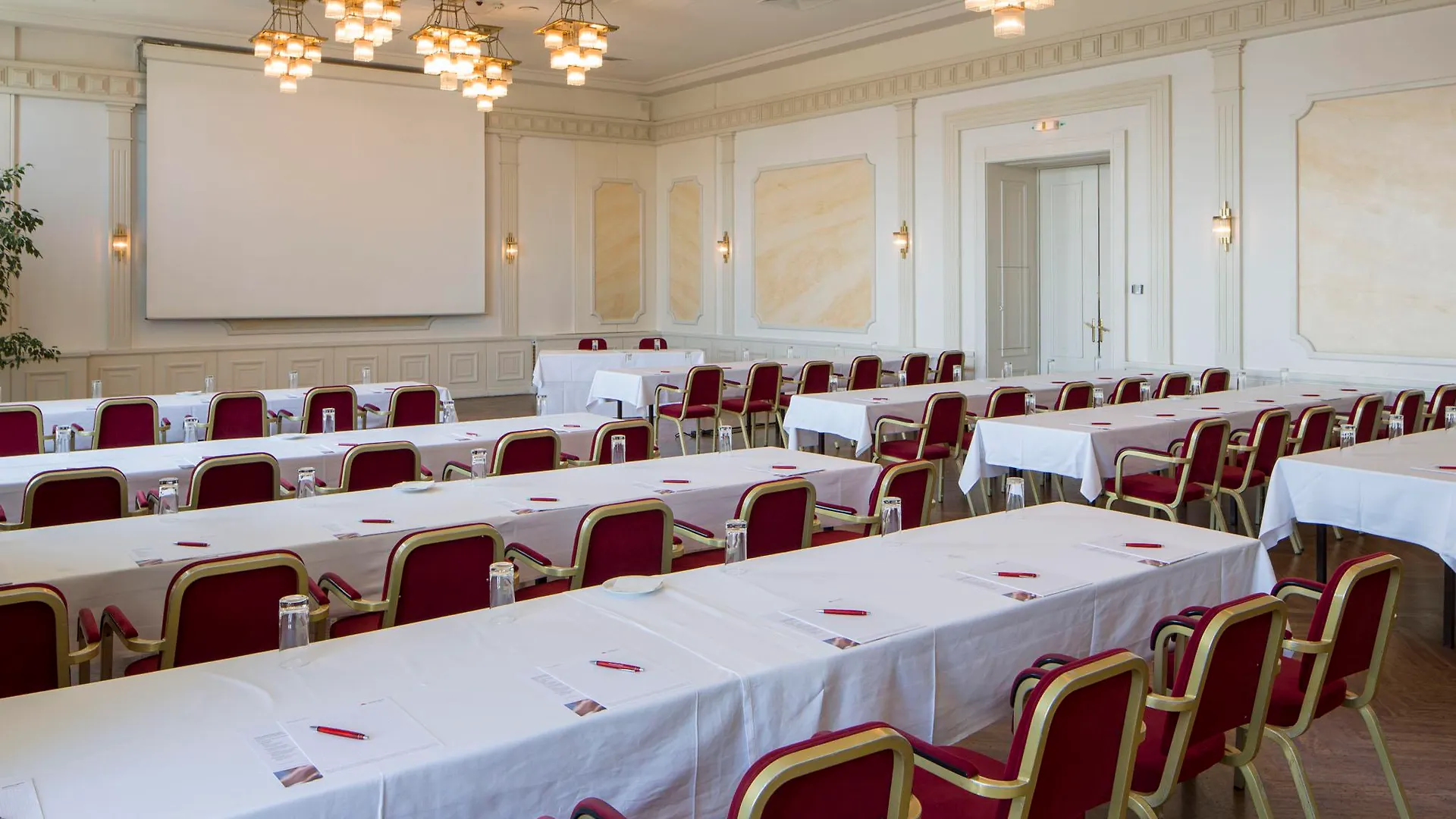 Austria Trend Hotel Schloss Wilhelminenberg Wien 4*, Vienna Austria