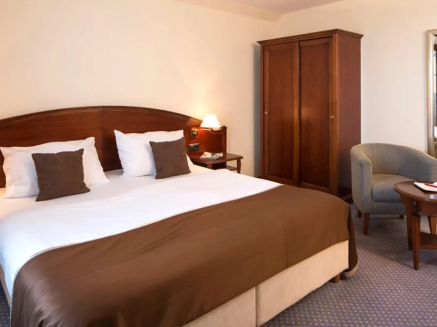 Austria Trend Hotel Schloss Wilhelminenberg Wien 4*, Vienna